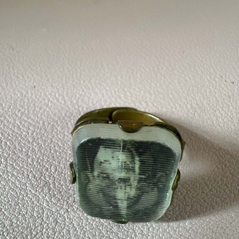 Vintage Adjustable Brass Ring with Rectangular Lenticular Portrait Cabochon - Picture 6 of 6